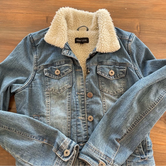 New Look Blue Denim Jacket w/ Sherpa lining small cropped button front - Picture 1 of 16